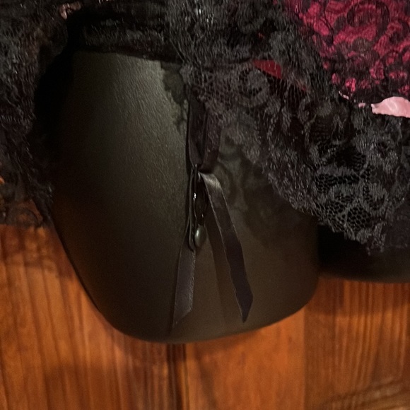NWOT Victoria’s Secret Lingerie - Picture 3 of 9